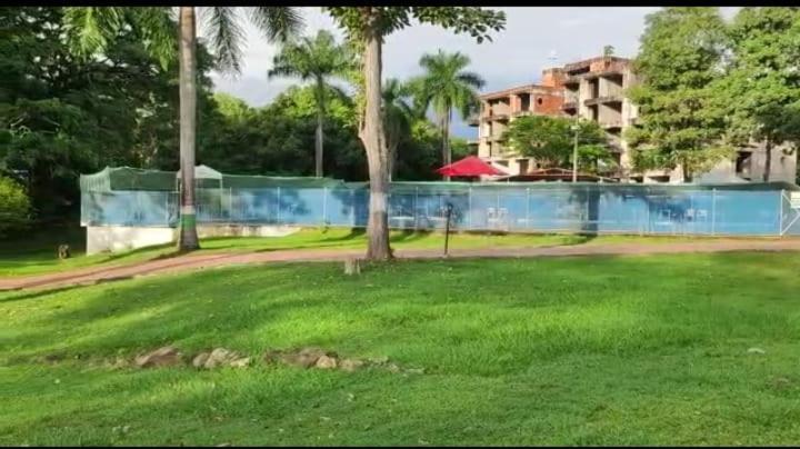 Hotel Hacienda Campestre Melgar Esterno foto
